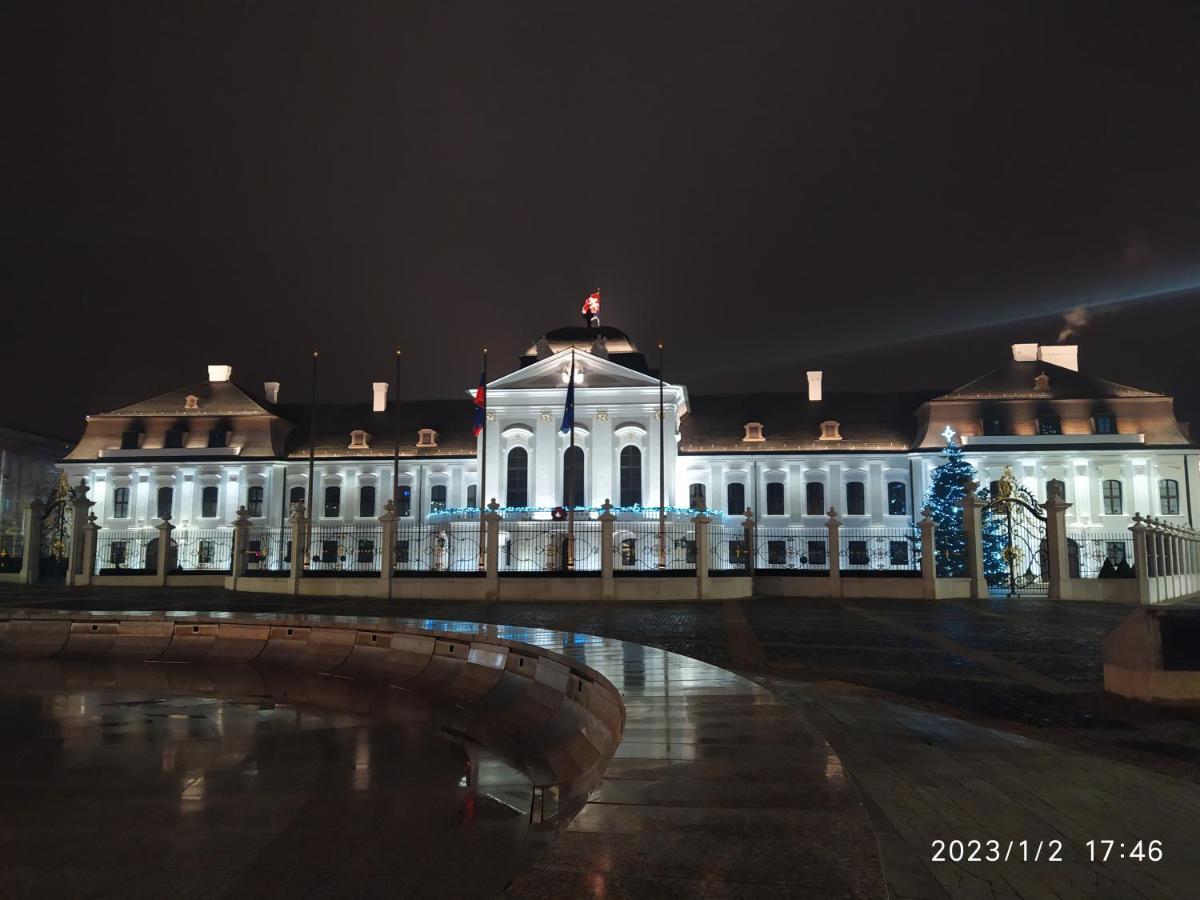 Krasny Byt S Vyhladmi V Historickom Centre Bratislava Exterior photo
